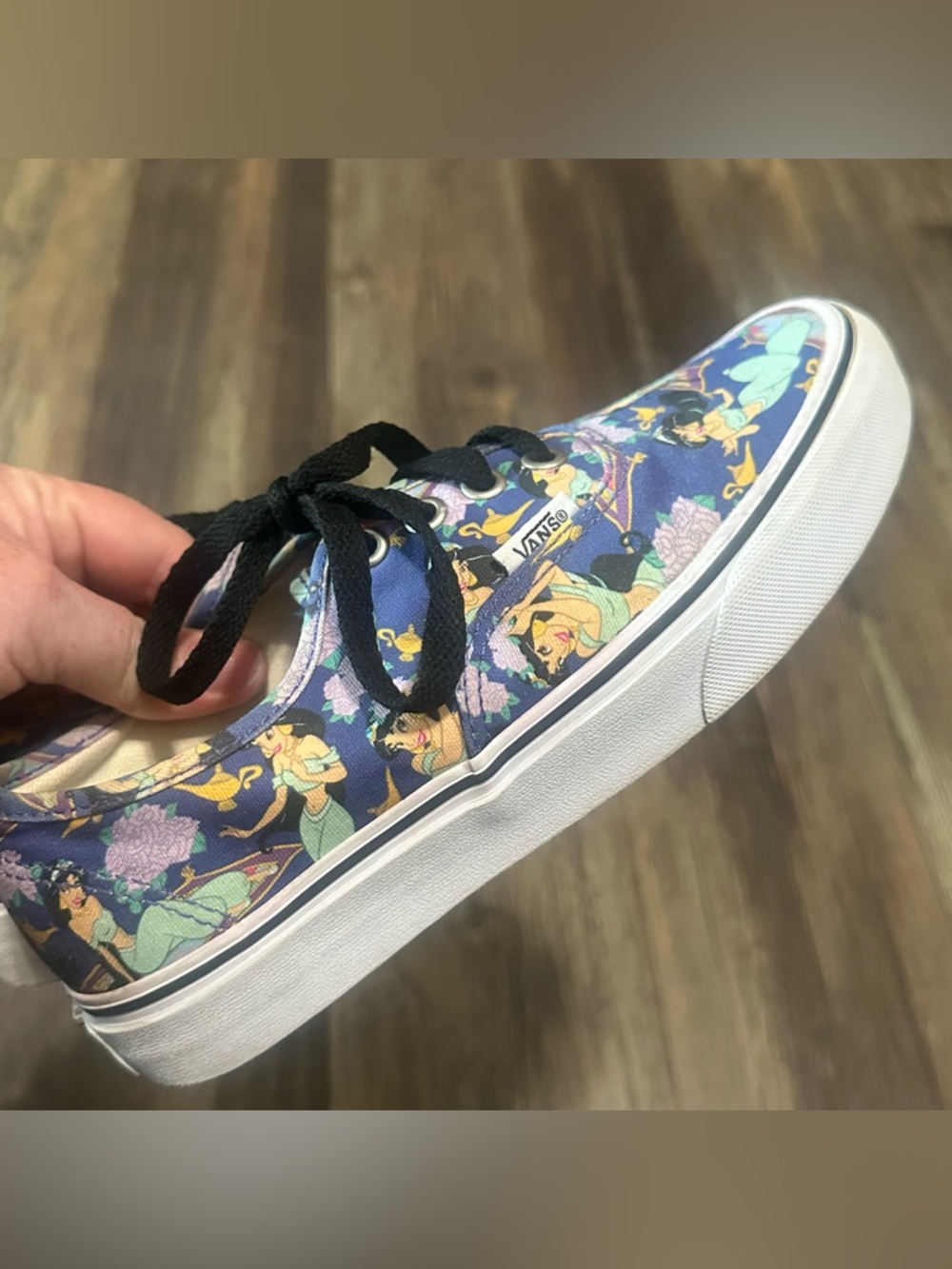 VANS X DISNEY princess Jasmine ALADDIN lace up sneakers women’s 5.5